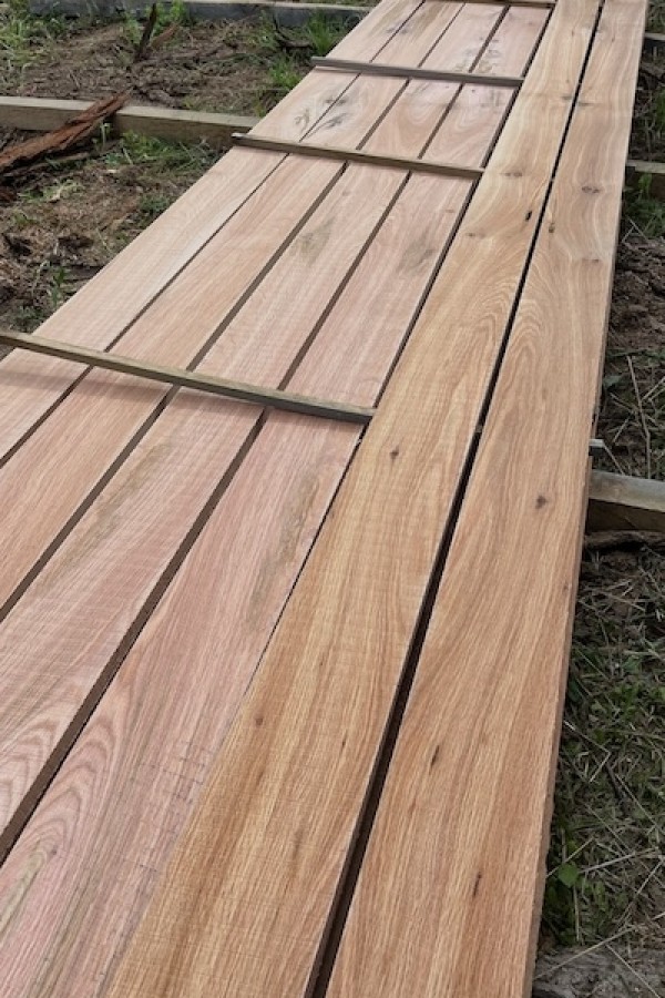 Scierie planche chêne